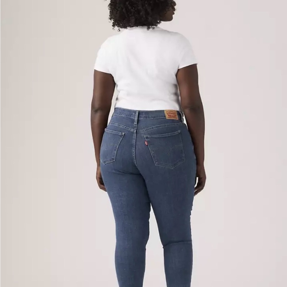 Classic Blue Women's Jeans - Picture 5 of 10